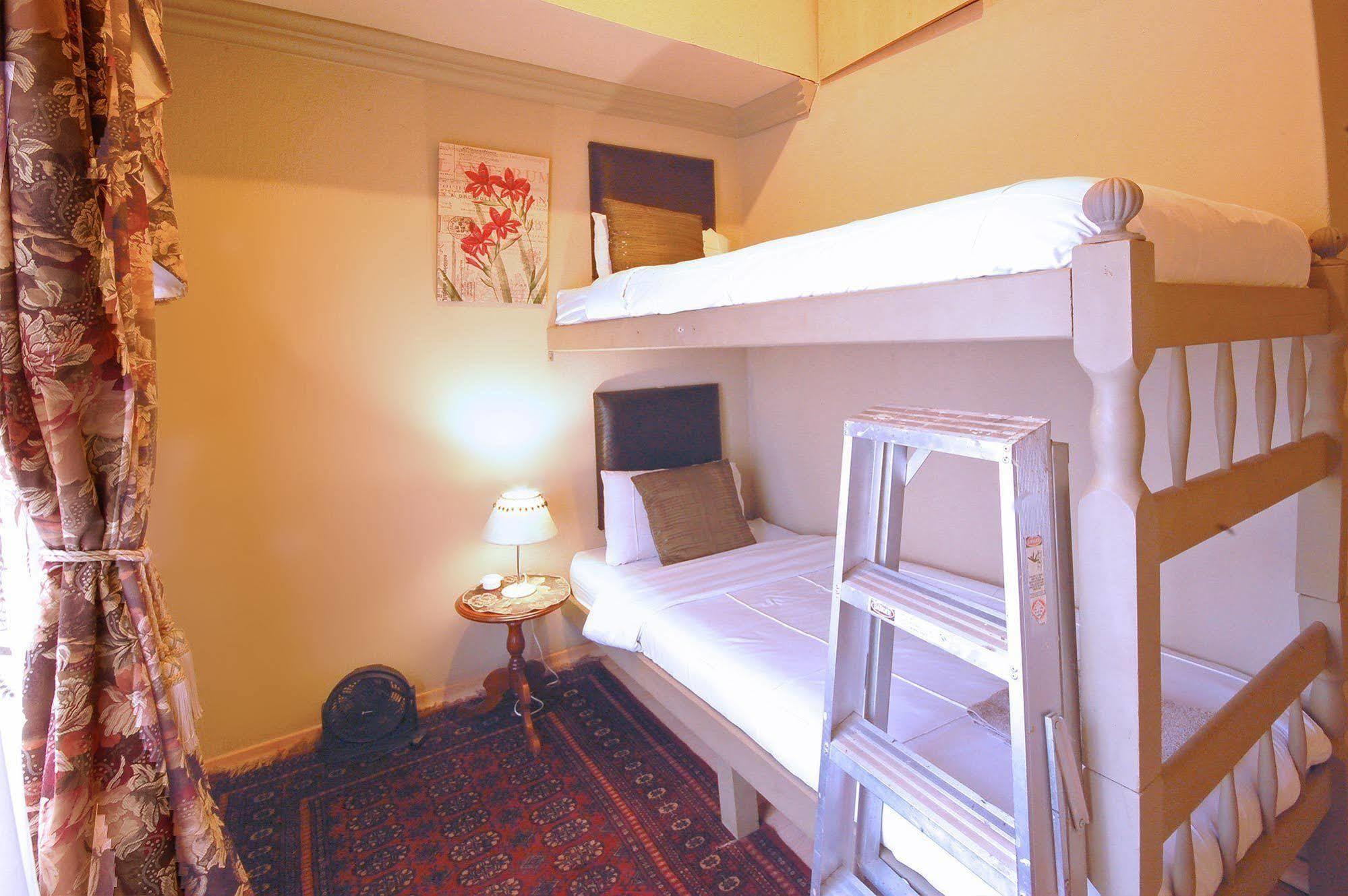 Twin Waters Guest House Randburg Екстериор снимка